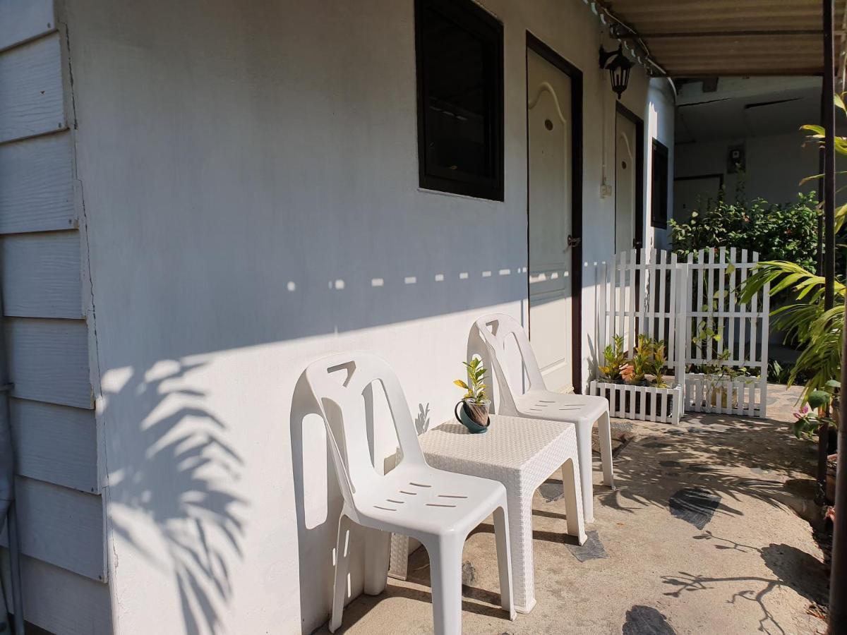 P.California Inter Hostel Nang Rong Eksteriør billede