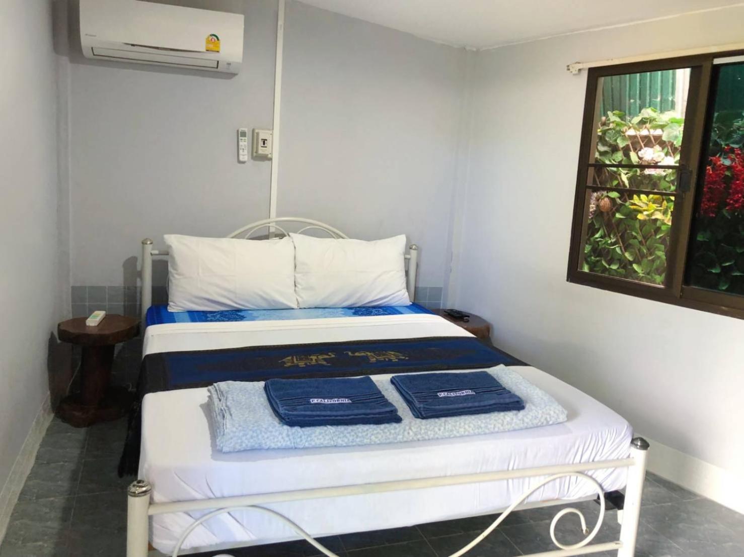 P.California Inter Hostel Nang Rong Eksteriør billede