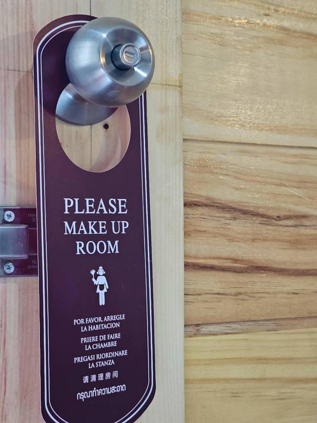 P.California Inter Hostel Nang Rong Eksteriør billede