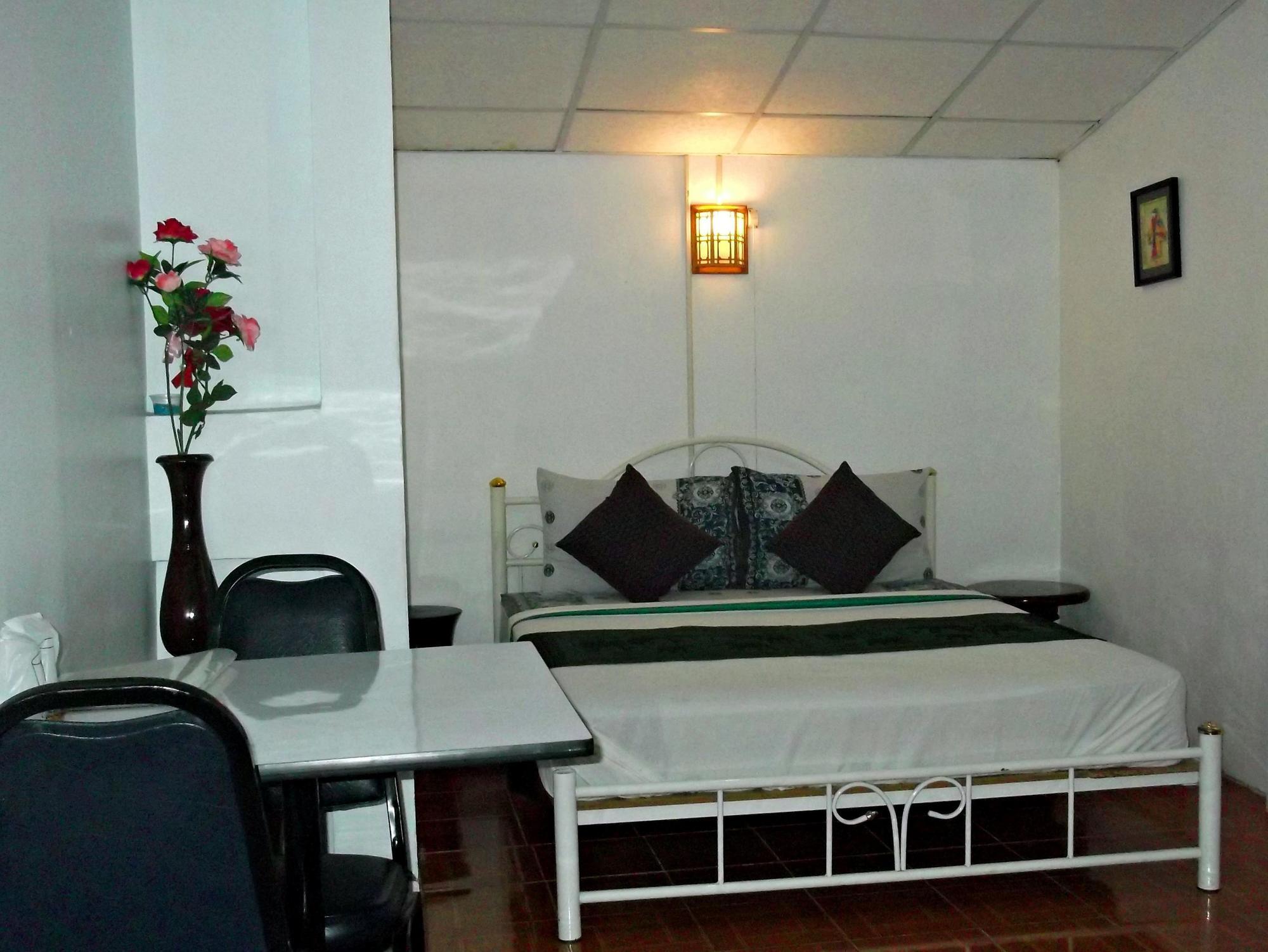 P.California Inter Hostel Nang Rong Eksteriør billede