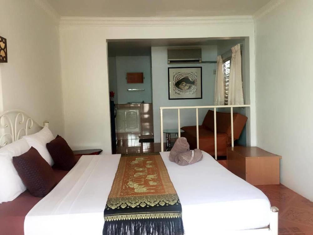 P.California Inter Hostel Nang Rong Eksteriør billede