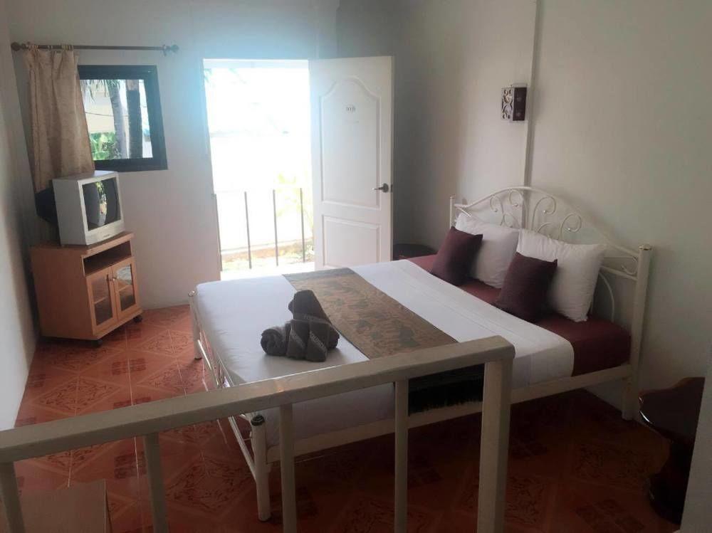 P.California Inter Hostel Nang Rong Eksteriør billede