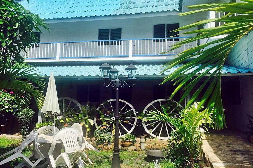 P.California Inter Hostel Nang Rong Eksteriør billede