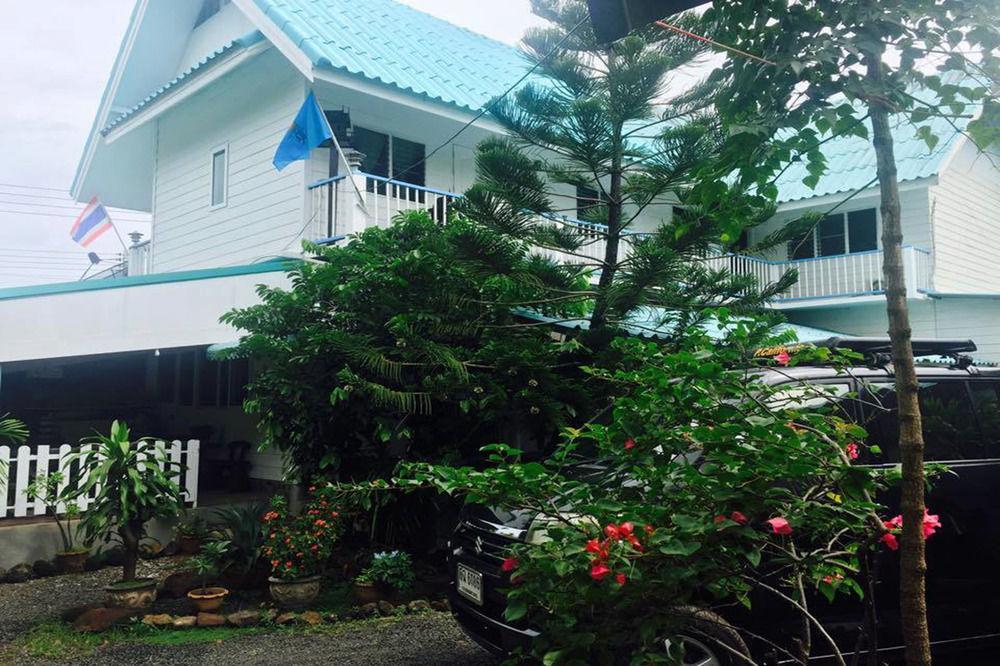 P.California Inter Hostel Nang Rong Eksteriør billede