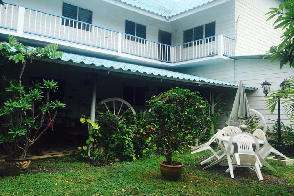 P.California Inter Hostel Nang Rong Eksteriør billede