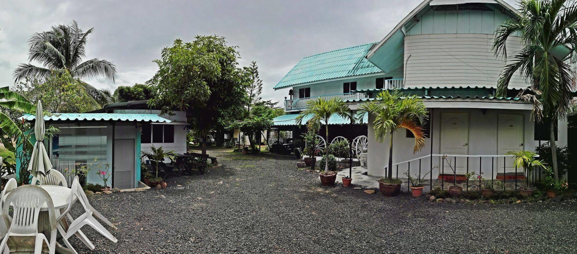 P.California Inter Hostel Nang Rong Eksteriør billede